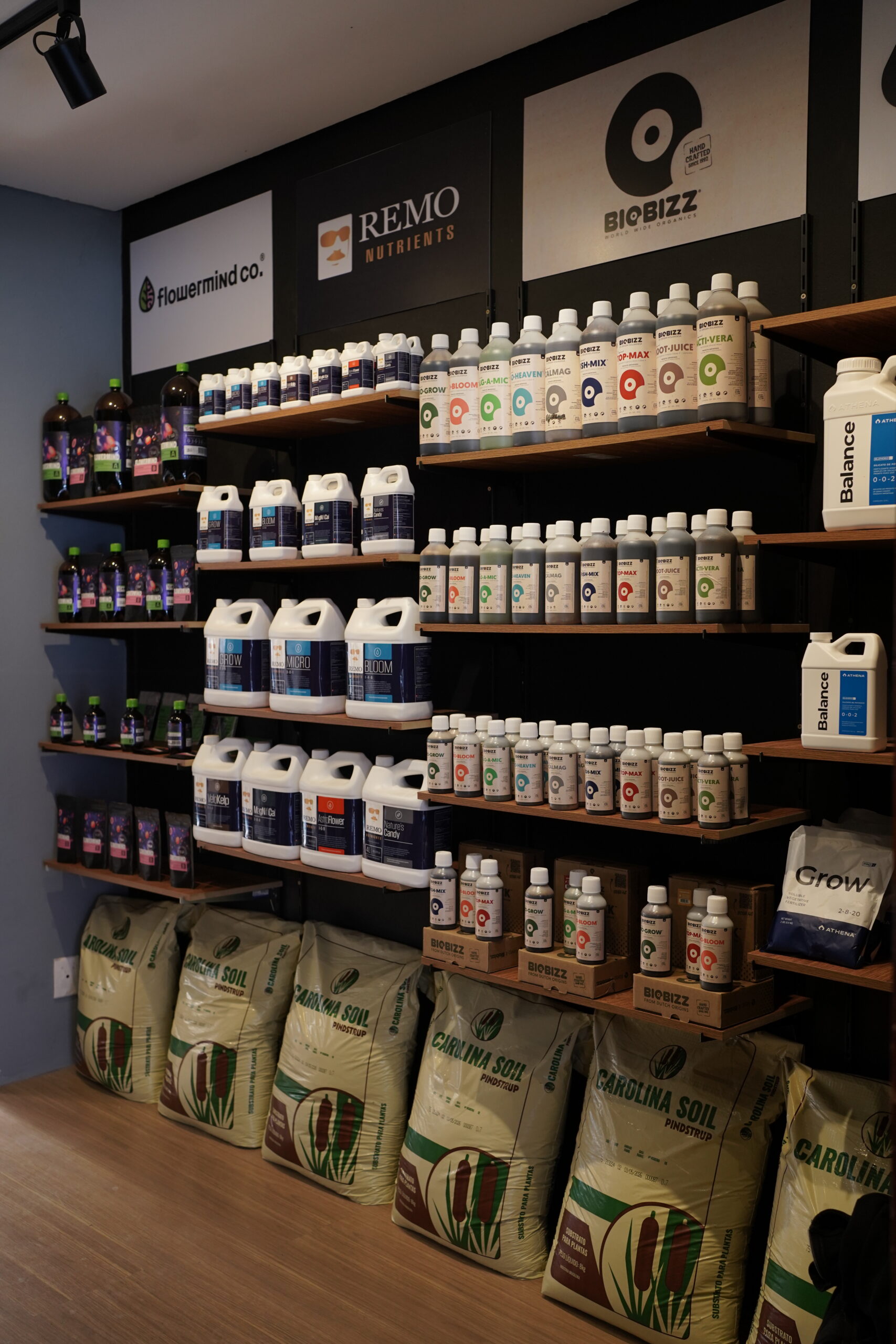 Linha de nutrição — BioBizz, Remo, Flowermind